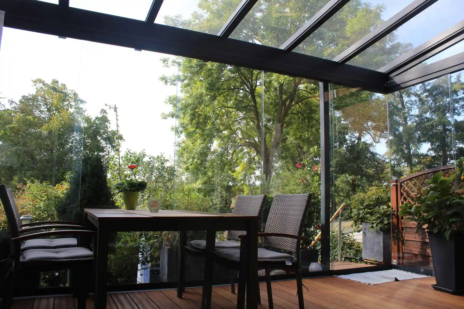 Kundenprojekt in Potsdam: Terrassendach mit Glaselementen