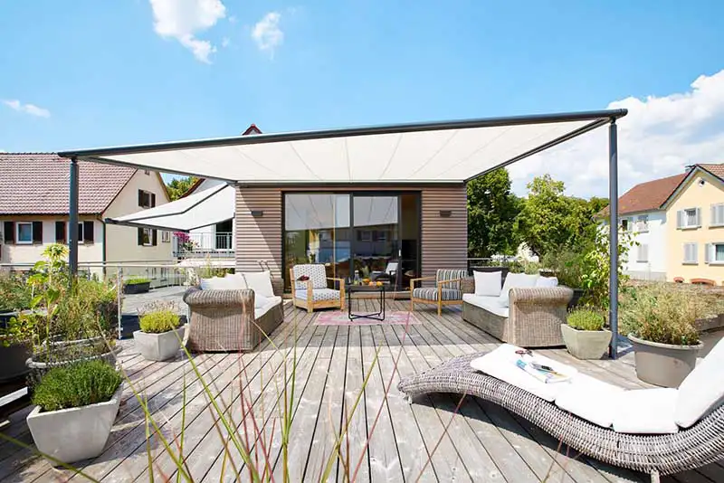 Pergola Dachlösung - Beschattung weißer Stoff